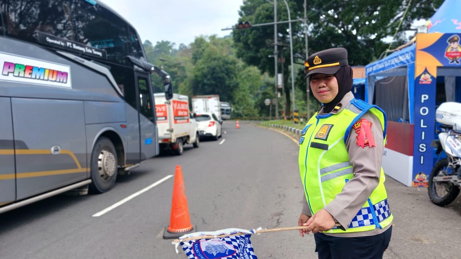 Ipda Dede Winingsih, Polwan Polres Tasikmalaya Kota 26 Tahun Tak Mudik, Tahan Rindu Keluarga Demi Tugas