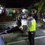 Truk Tabrak Mobil Pengangkut Ayam di Ciamis, Dua Sopir Luka Luka, Ratusan Ayam Berserakan