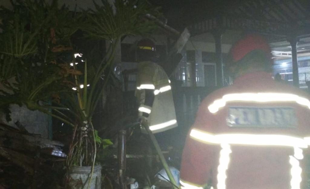 Tungku Lupa Dimatikan, Pabrik Kue di Imbanagara Ciamis Ludes Terbakar