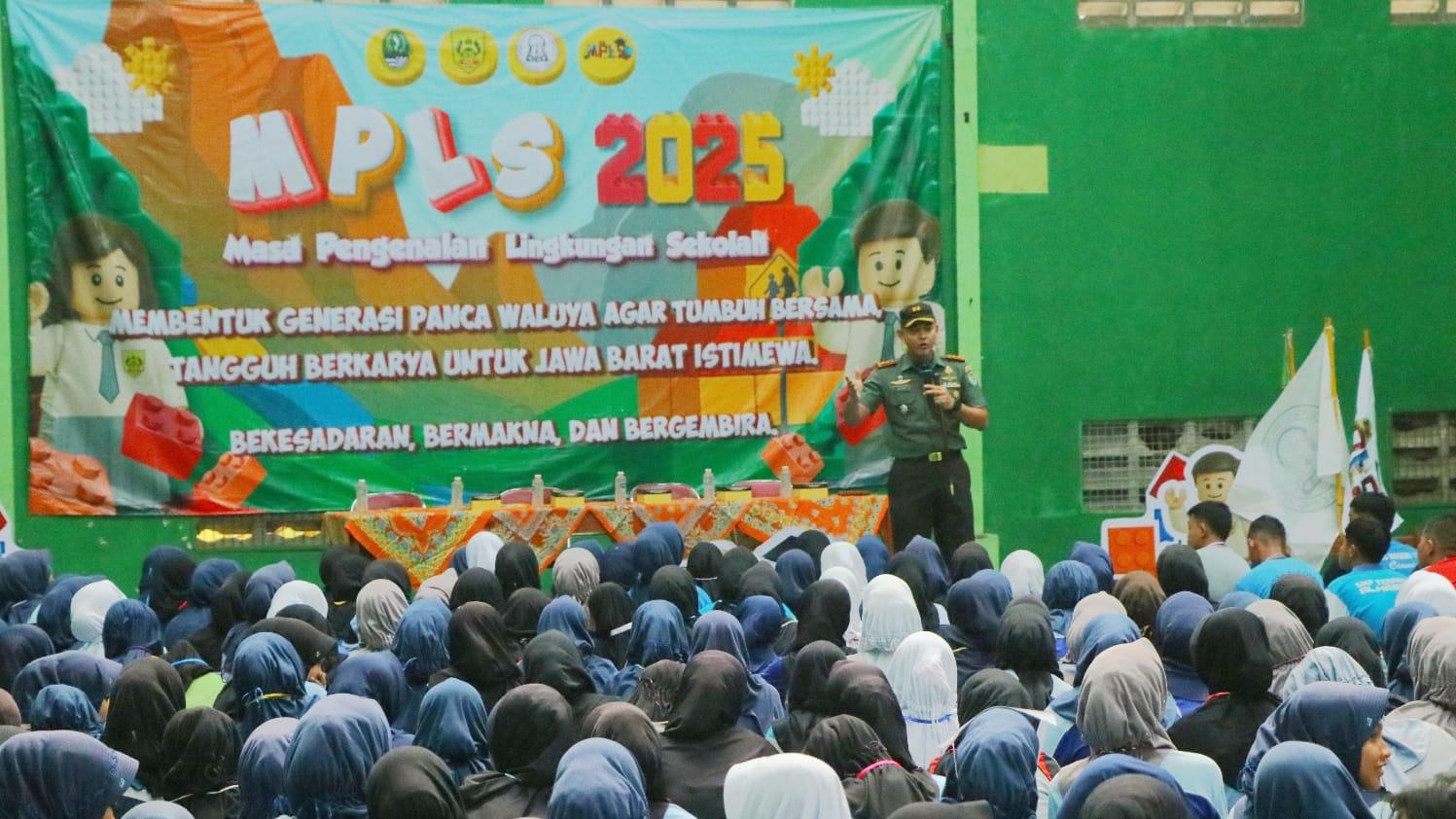 Wujudkan Generasi Berkarakter, Kodim 0613/Ciamis Bekali Siswa Baru dengan Semangat Kebangsaan