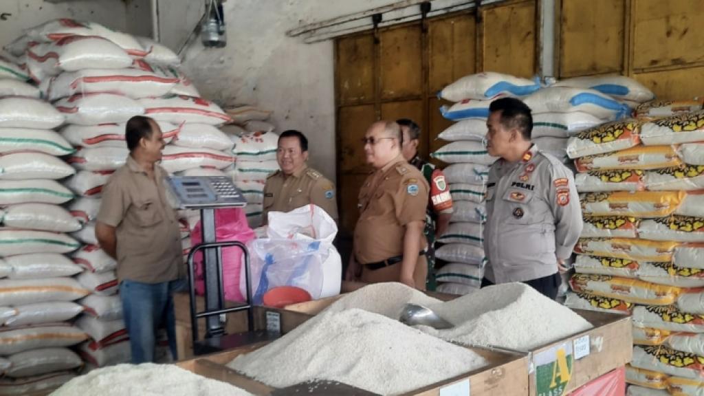 Warga Cipedes Tasikmalaya Tenang! Forkopimcam Pastikan Tak Ada Beras Oplosan di Wilayahnya