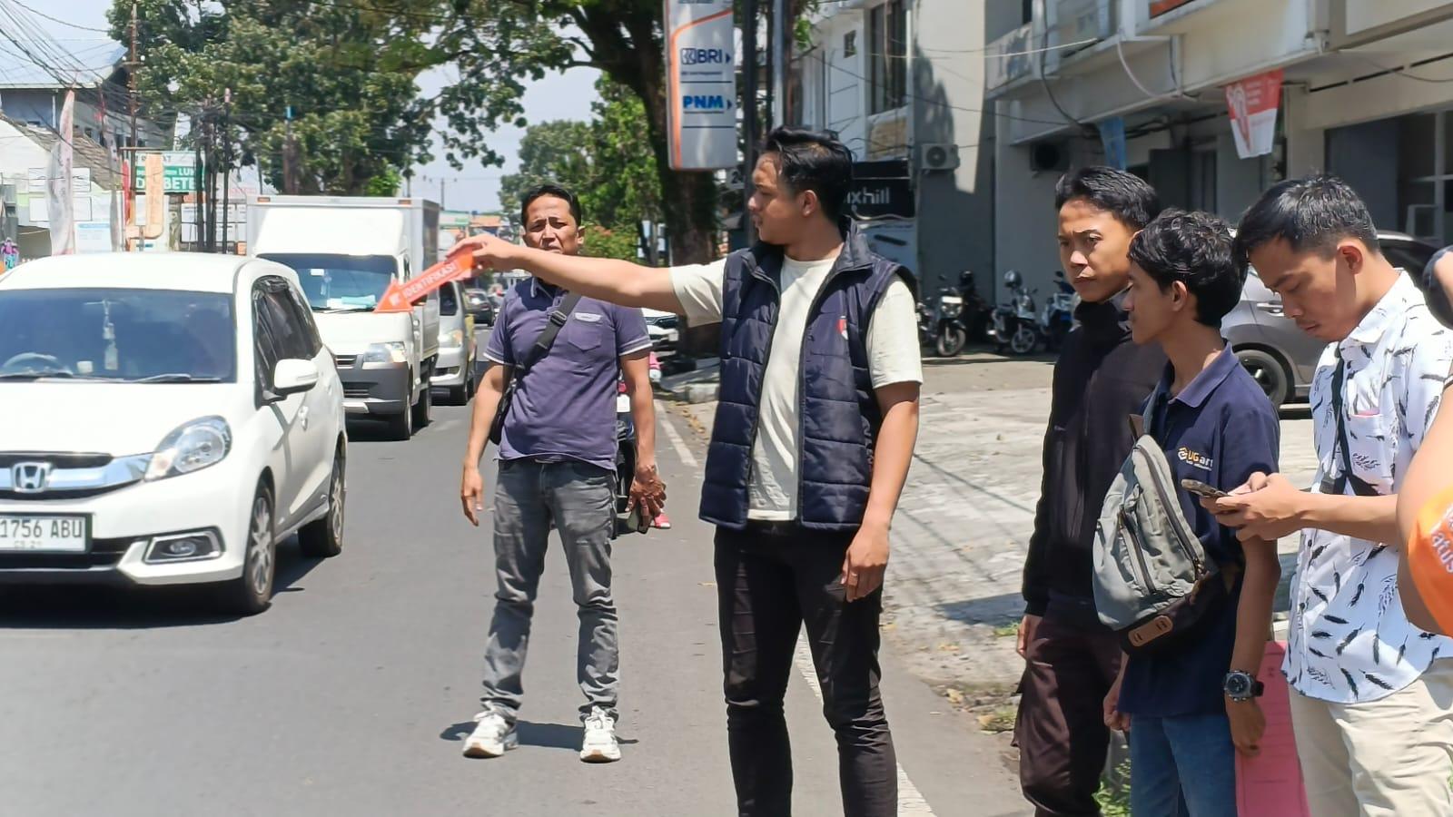 Mobil Dihantam Pemotor hingga Kaca Pecah di Jalan RE Martadinata Tasikmalaya, Polisi Lakukan Penyelidikan