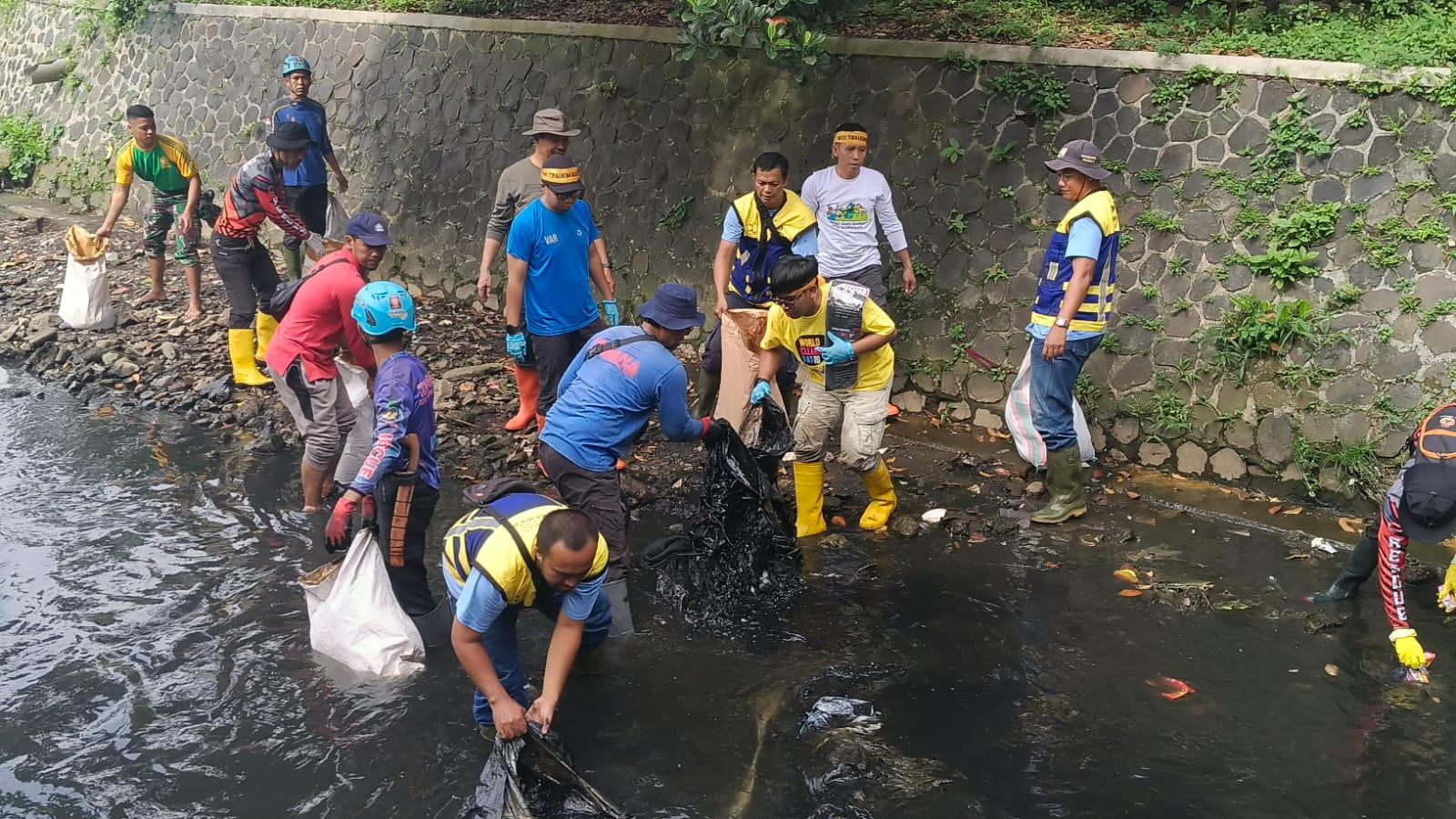13,5 Ton Sampah Terkumpul dalam Aksi World Cleanup Day 2025 di Kota Tasikmalaya