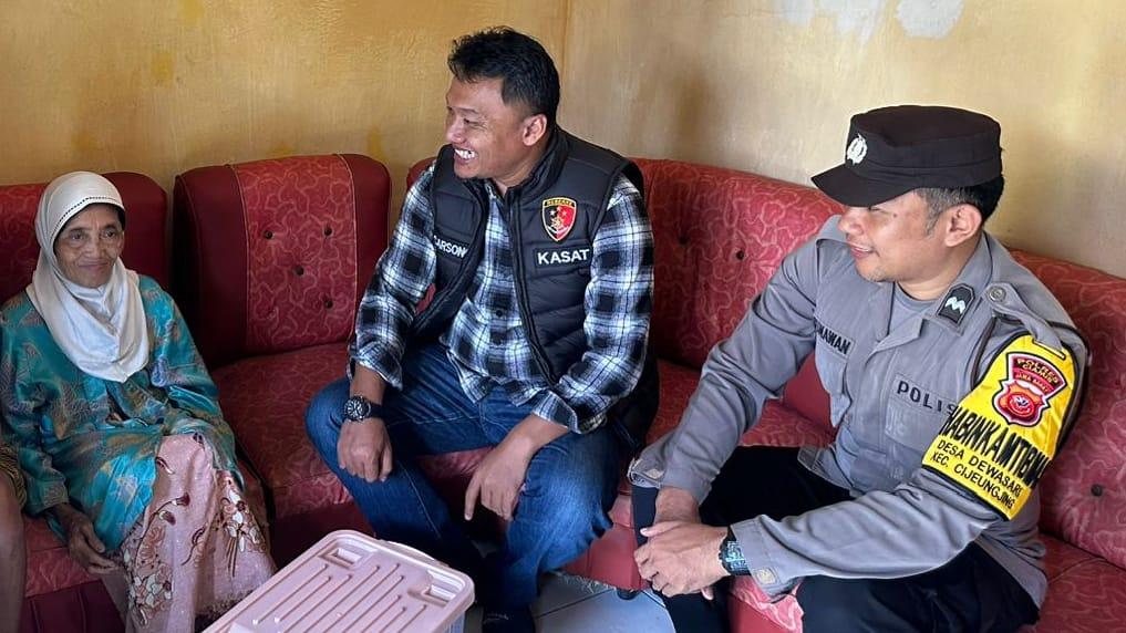 Sat Reskrim Polres Ciamis Salurkan Bantuan Sembako Lewat Program Jumat Berkah