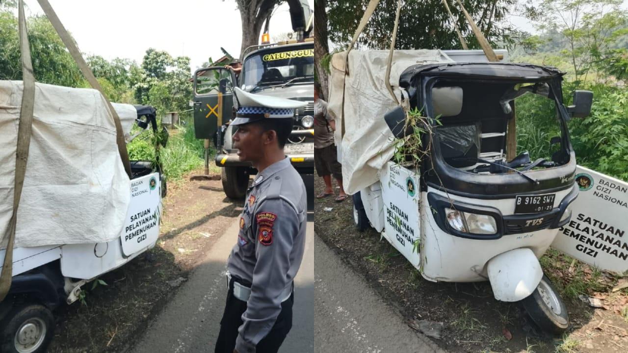 Kendaraan Pembawa Menu Makanan Bergizi Gratis Terperosok di Tasikmalaya, Pengemudi Luka