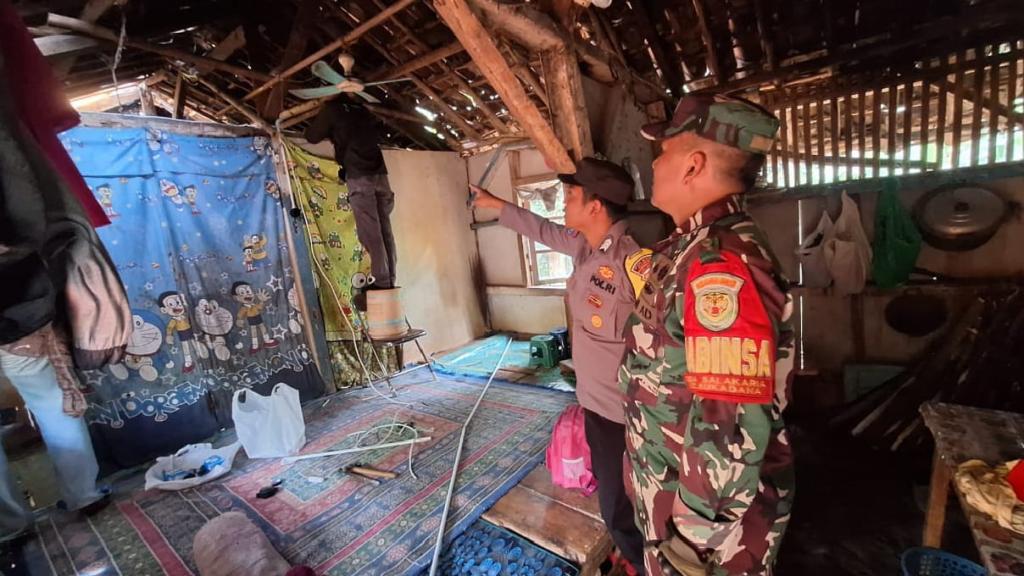 Polsek Sukadana Kawal Program Jabar Caang 2025 untuk Wujudkan Akses Listrik Merata di Ciamis