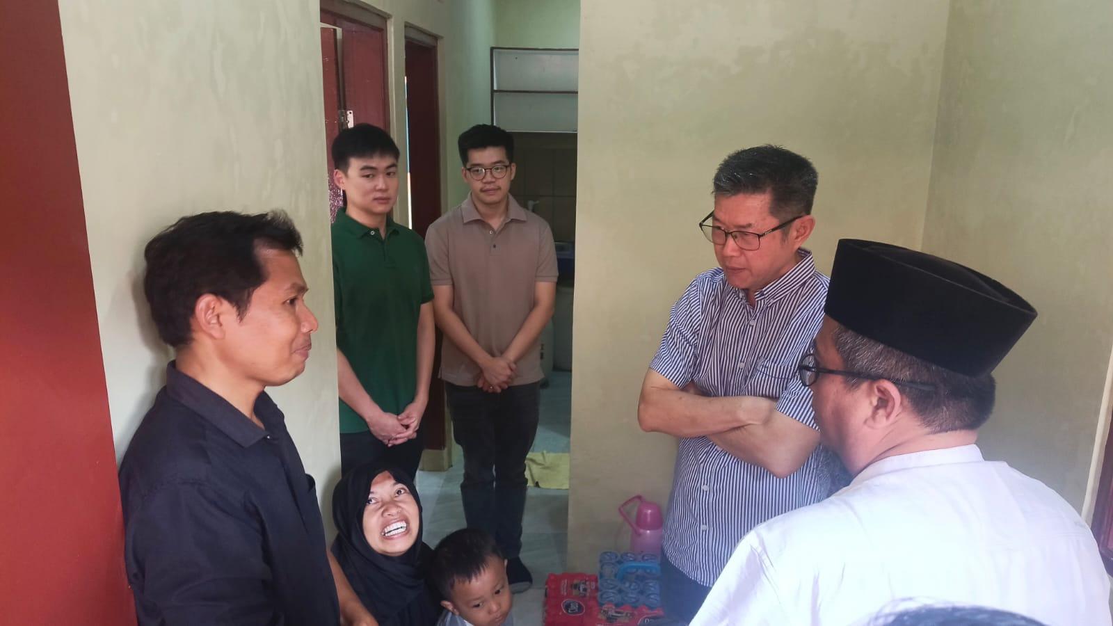 Rumah Tak Layak Huni Selama 15 Tahun Kini Berdiri Kokoh Dibedah Plaza Asia,  Pasutri di Tugujaya Tak Kuasa Menahan Haru