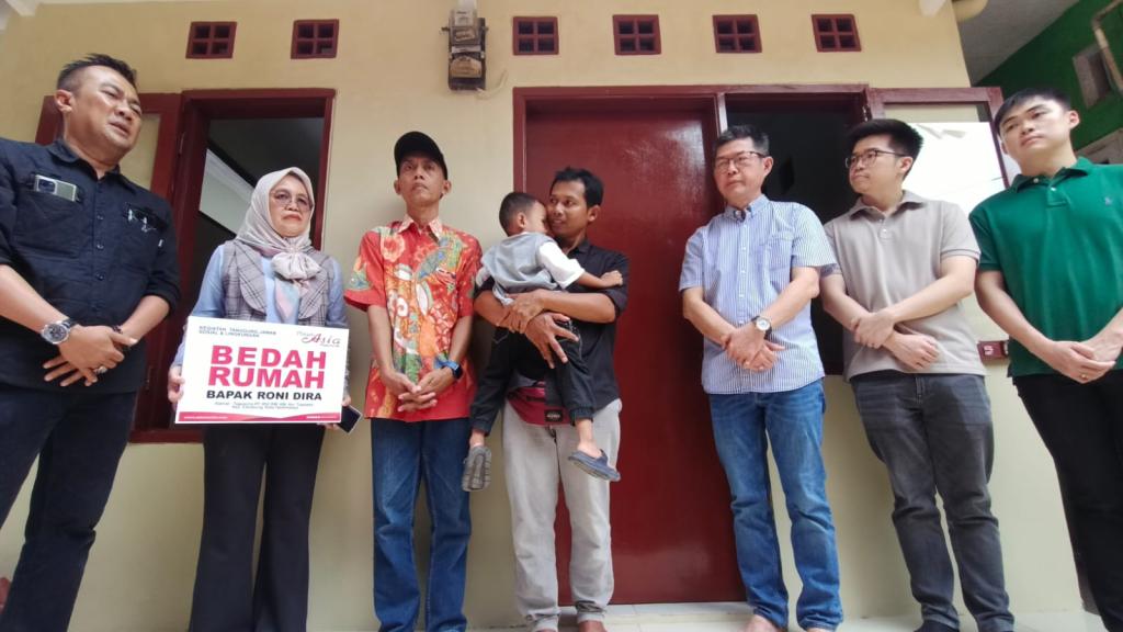 Rumah Tak Layak Huni Selama 15 Tahun Kini Berdiri Kokoh Dibedah Plaza Asia, Pasutri di Tugujaya Tak Kuasa Menahan Haru