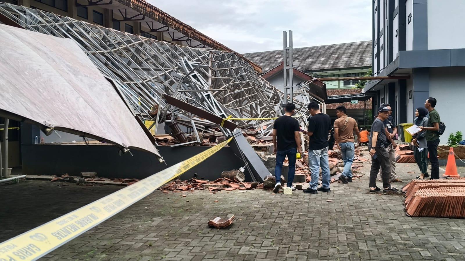 Gazebo Unsil Ambruk hingga Lukai 17 Mahasiswa, Tuntutan Perbaikan Fasilitas Mengemuka
