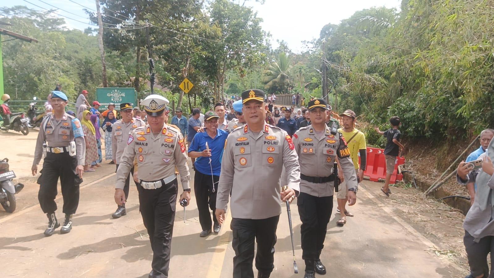 Sempat Terputus Akibat Longsor, Jembatan Cikaleho Kini Bisa Dilalui dengan Sistem Buka Tutup