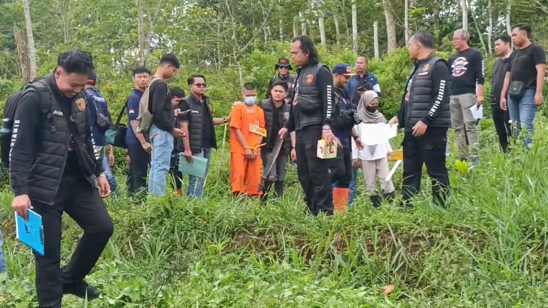 Polres Ciamis Gelar Rekonstruksi Kasus Pembacokan di Panawangan, Tersangka Peragakan 23 Adegan