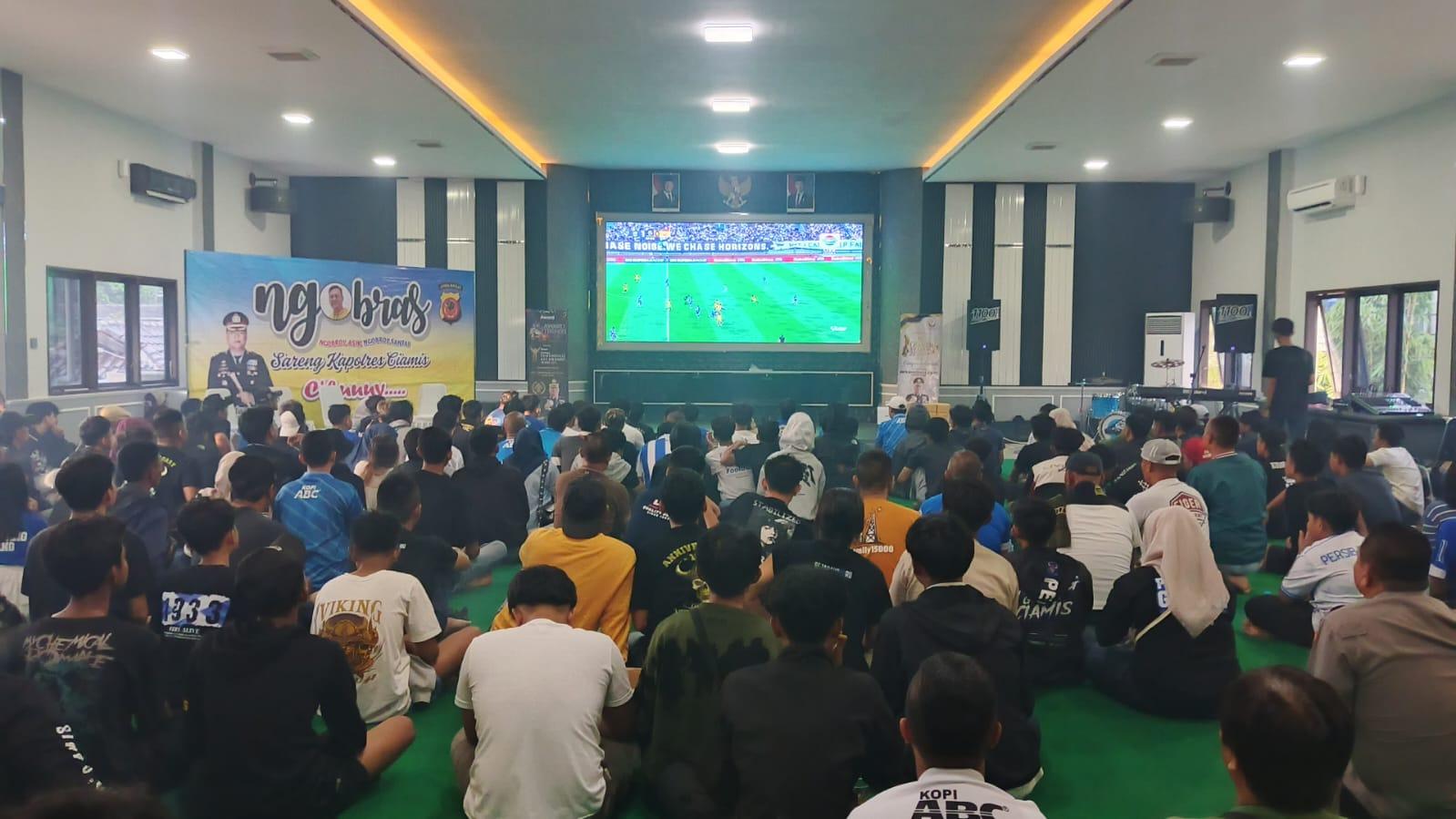 Suasana Aman dan Meriah, Ratusan Bobotoh Padati Polres Ciamis Nobar Persib vs Persija