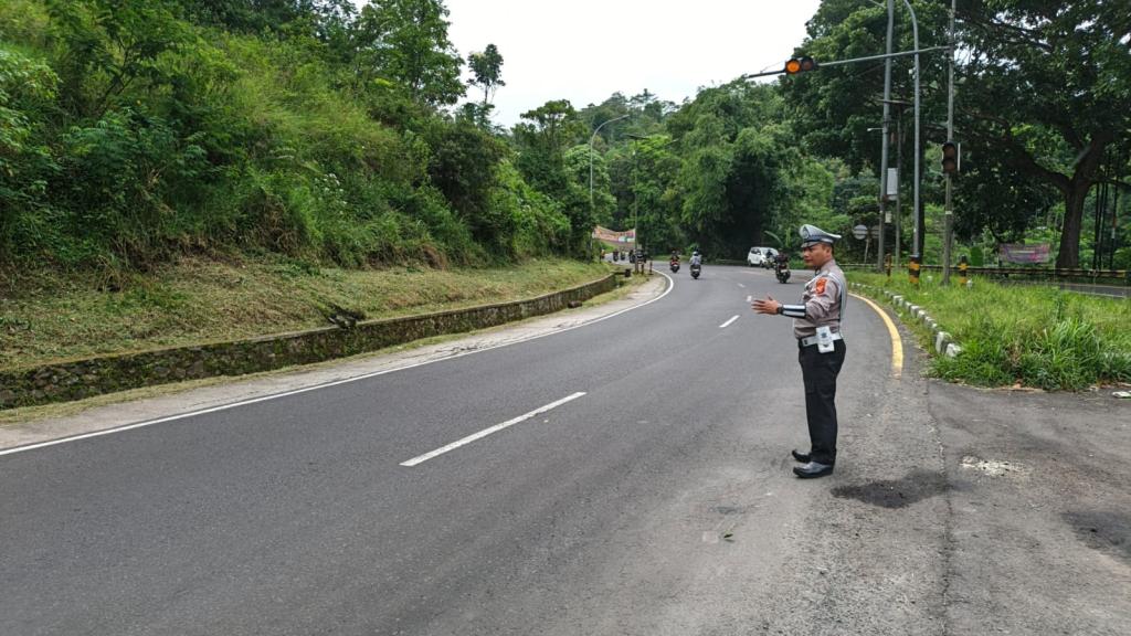Arus Lalu Lintas Long Weekend di Jalur Gentong Tasikmalaya Lancar