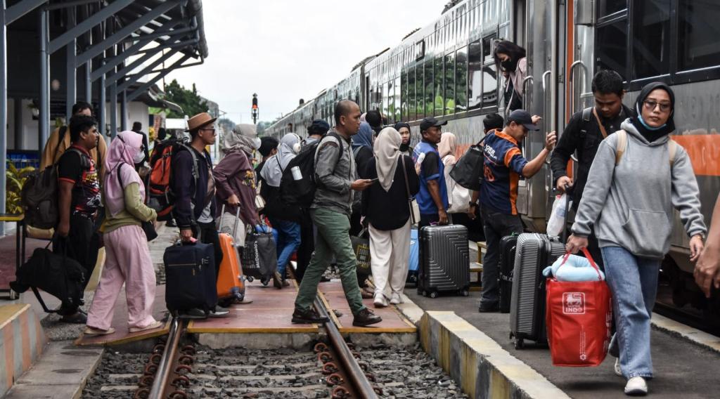 KAI Daop 2 Bandung Siapkan 24 Perjalanan KA Jarak Jauh Reguler per Hari Hadapi Angkutan Lebaran 2026
