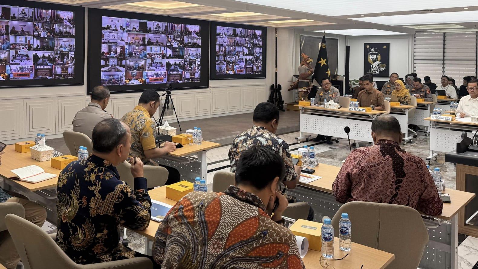 Polri Fasilitasi KUR Bagi Petani, Hasil Panen Diserap Bulog untuk Putus Mata Rantai Tengkulak