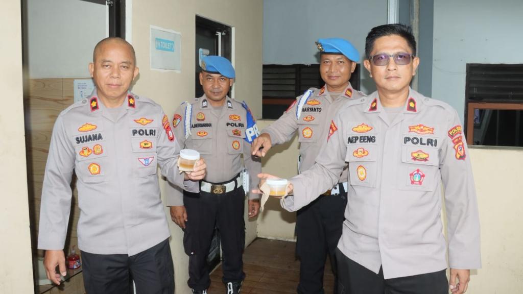 Pastikan Institusi Bersih Narkoba, 80 Personel Polres Ciamis Jalani Tes Urine Mendadak