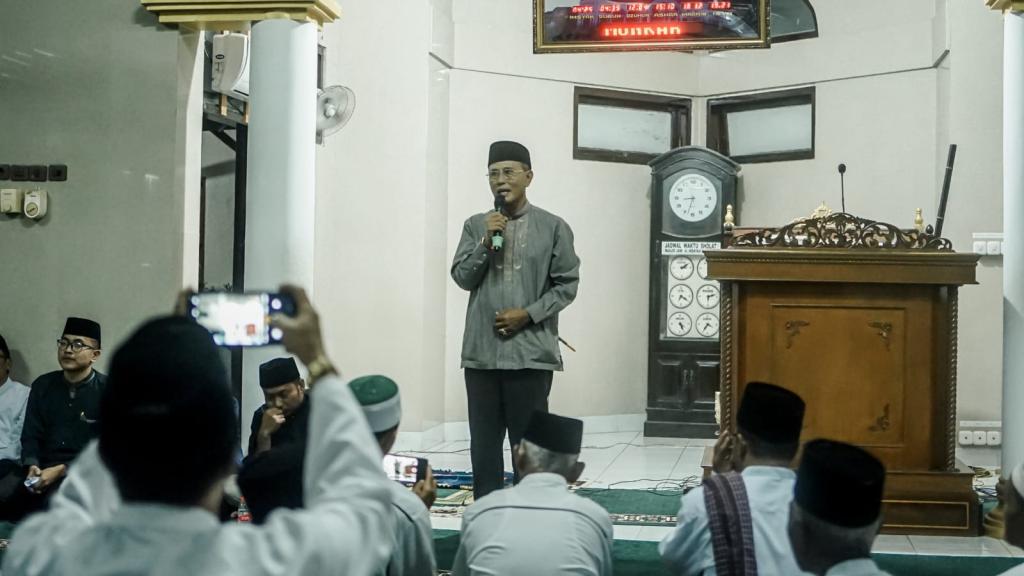 Pemkab Ciamis Mulai Tarawih Keliling di Lakbok, Bupati Herdiat Soroti Kondisi APBD