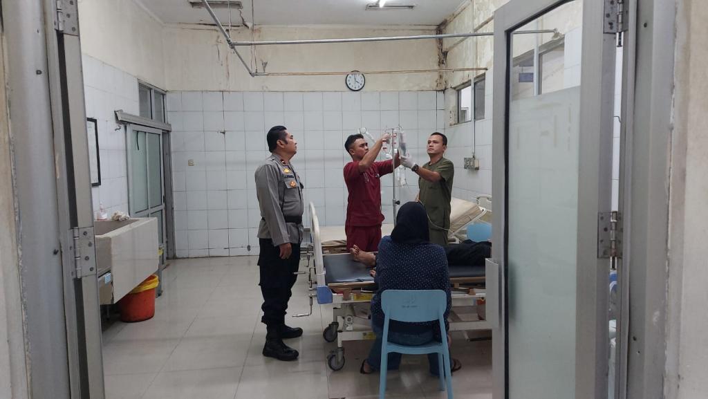 Gerak Cepat Polisi Selamatkan Pemuda yang Pingsan Usai Minum Racun Campur Kopi di Jalan Mangin Tasikmalaya