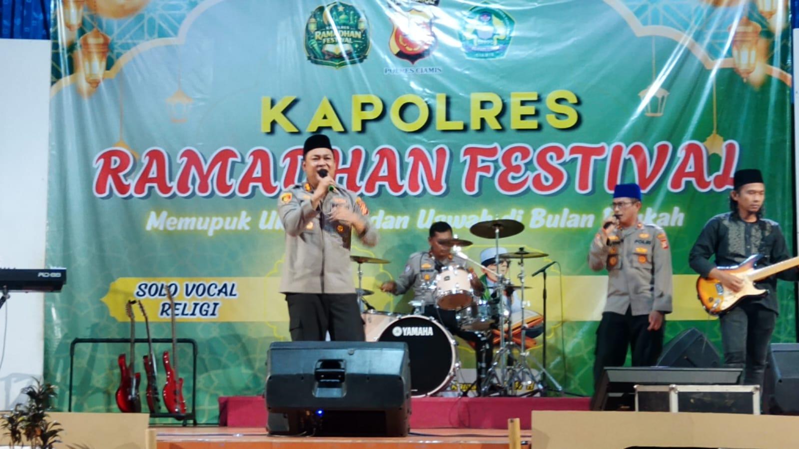 Sinergi Polri dan Pesantren: AKBP H. Hidayatullah Gebrak Panggung Kapolres Ramadan Festival di Ponpes Darussalam
