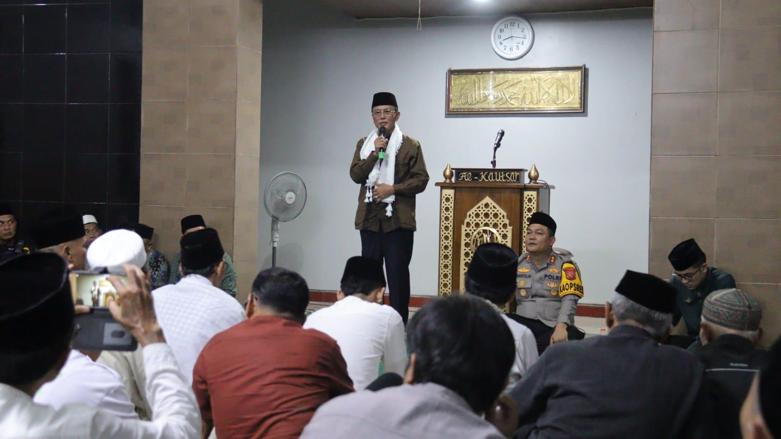Tarawih Keliling Terakhir di Cikoneng Disambut Antusias, Bupati Herdiat: Gotong Royong Kekuatan Ciamis