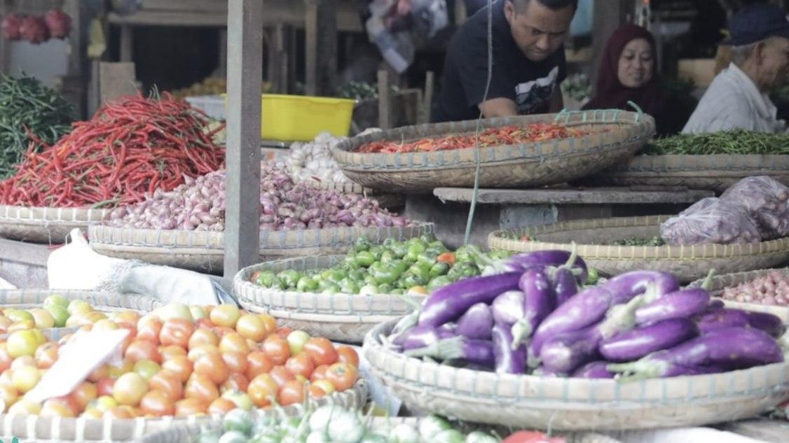 Wali Kota Tasikmalaya Sidak Pasar Cikurubuk, Pastikan Stok dan Harga Bahan Pokok Stabil Jelang Idulfitri