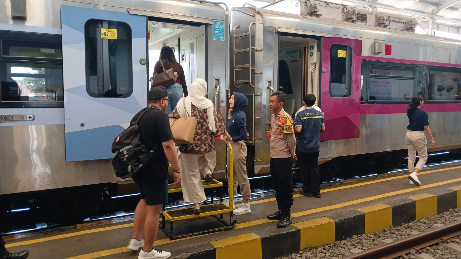 Volume Penumpang di Stasiun Tasikmalaya Melonjak 170 Persen, Pemudik Pilih Kereta demi Hindari Macet