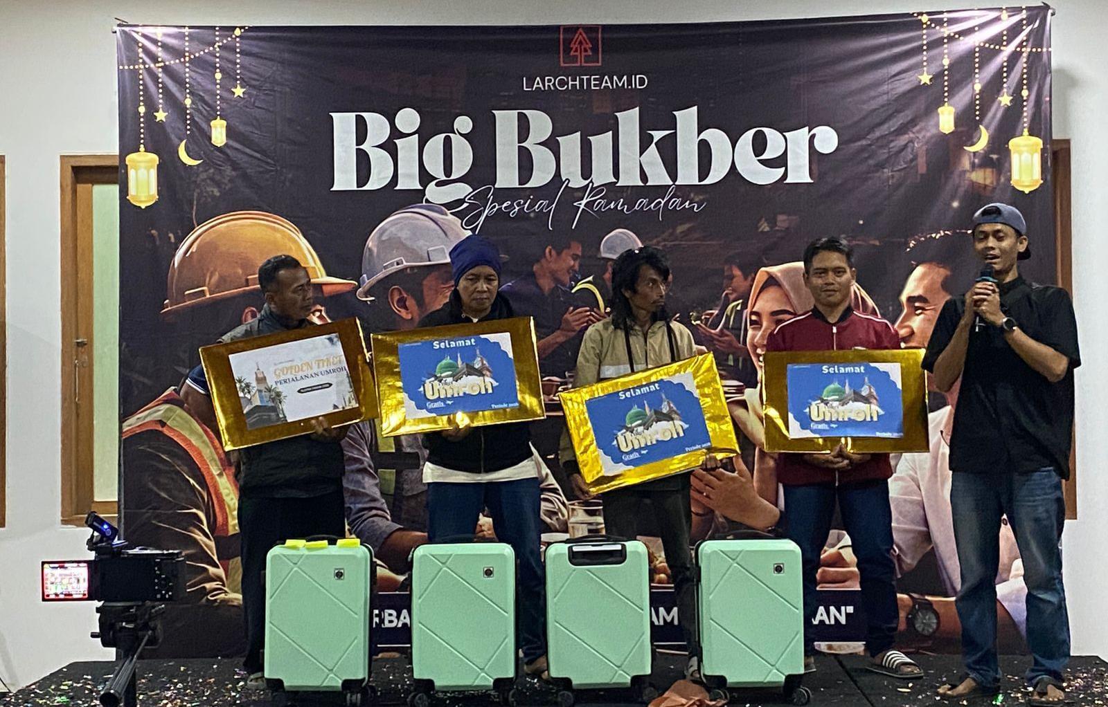 Apresiasi Pekerja Informal, Larchteam Bagikan THR hingga Hadiah Umrah di Penghujung Ramadan 1447 H