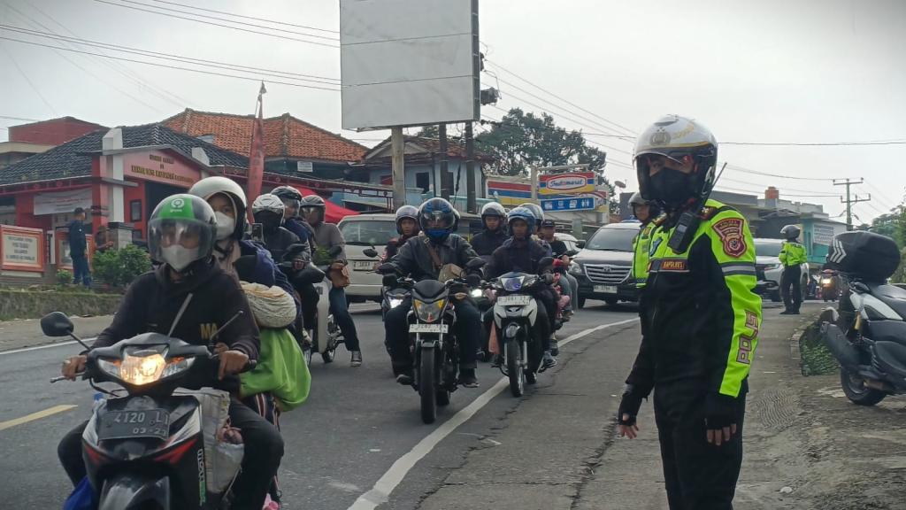 Kapolres Tasikmalaya Kota Pimpin Langsung One Way Hingga Perbatasan Garut