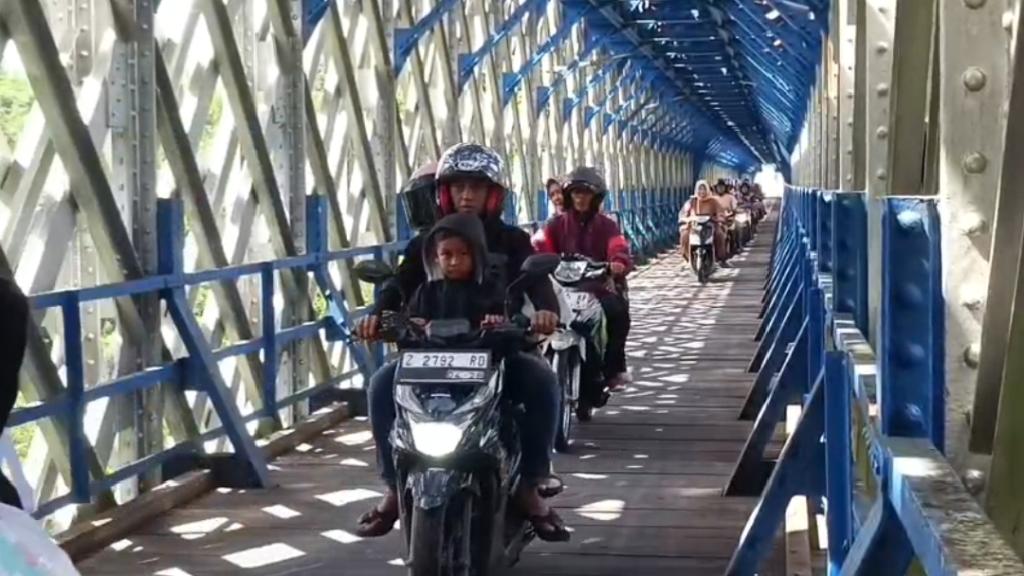 Respons Polemik Cirahong, Pemprov Jabar Segera Pasang Lampu Lalu Lintas Otomatis di Jembatan Legendaris