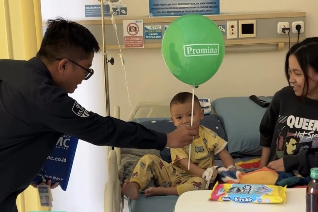 Peringati Hari Anak Balita Nasional, RS TMC Tasikmalaya Berbagi Keceriaan untuk Pasien Anak