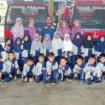 Edukasi Kebakaran Sejak Dini, Siswa PAUD Al-Khoeriyah Kunjungi Damkar Ciamis