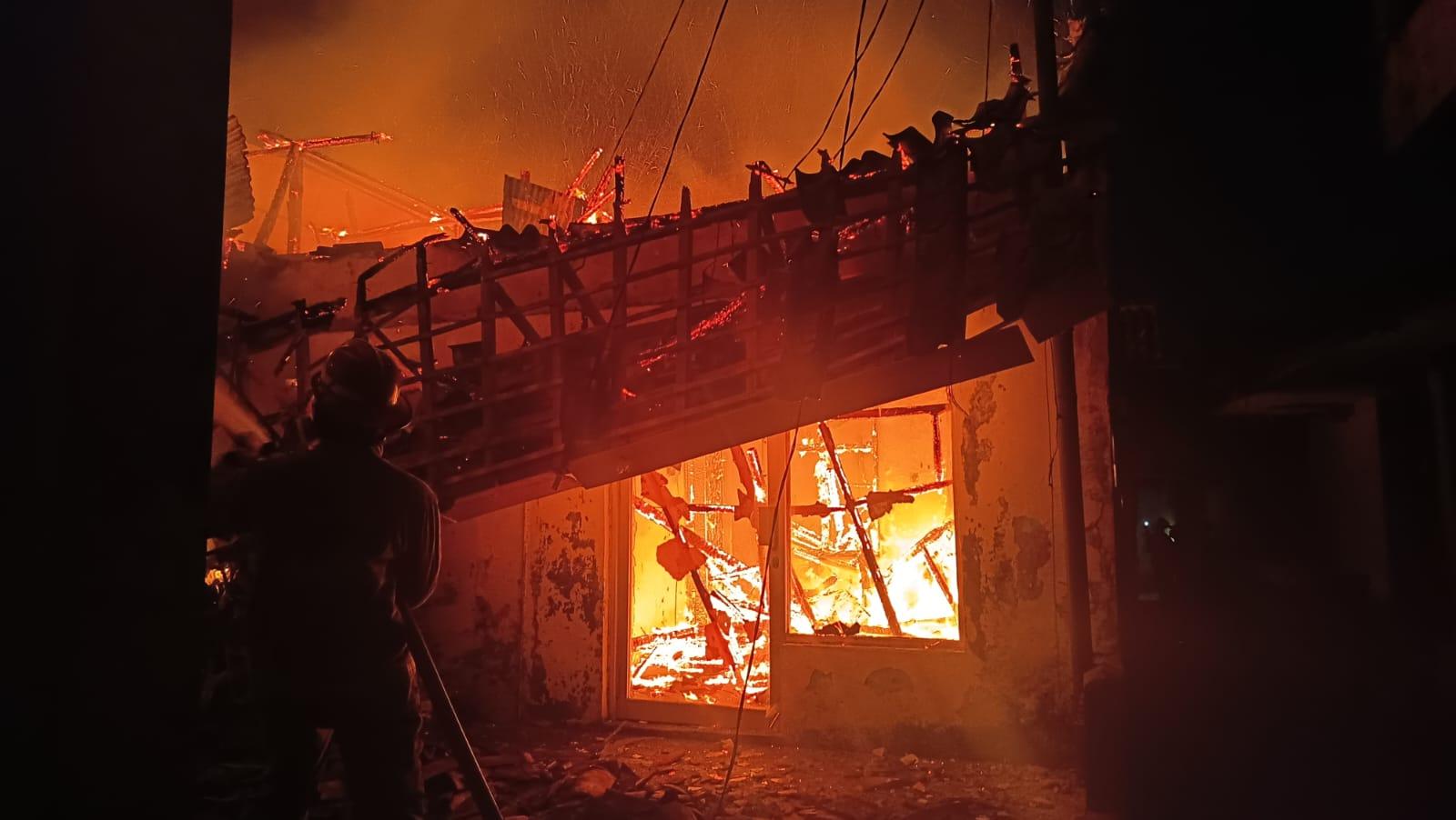 Empat Rumah di Cihideung Tasikmalaya Ludes Terbakar, 8 Unit Damkar Dikerahkan