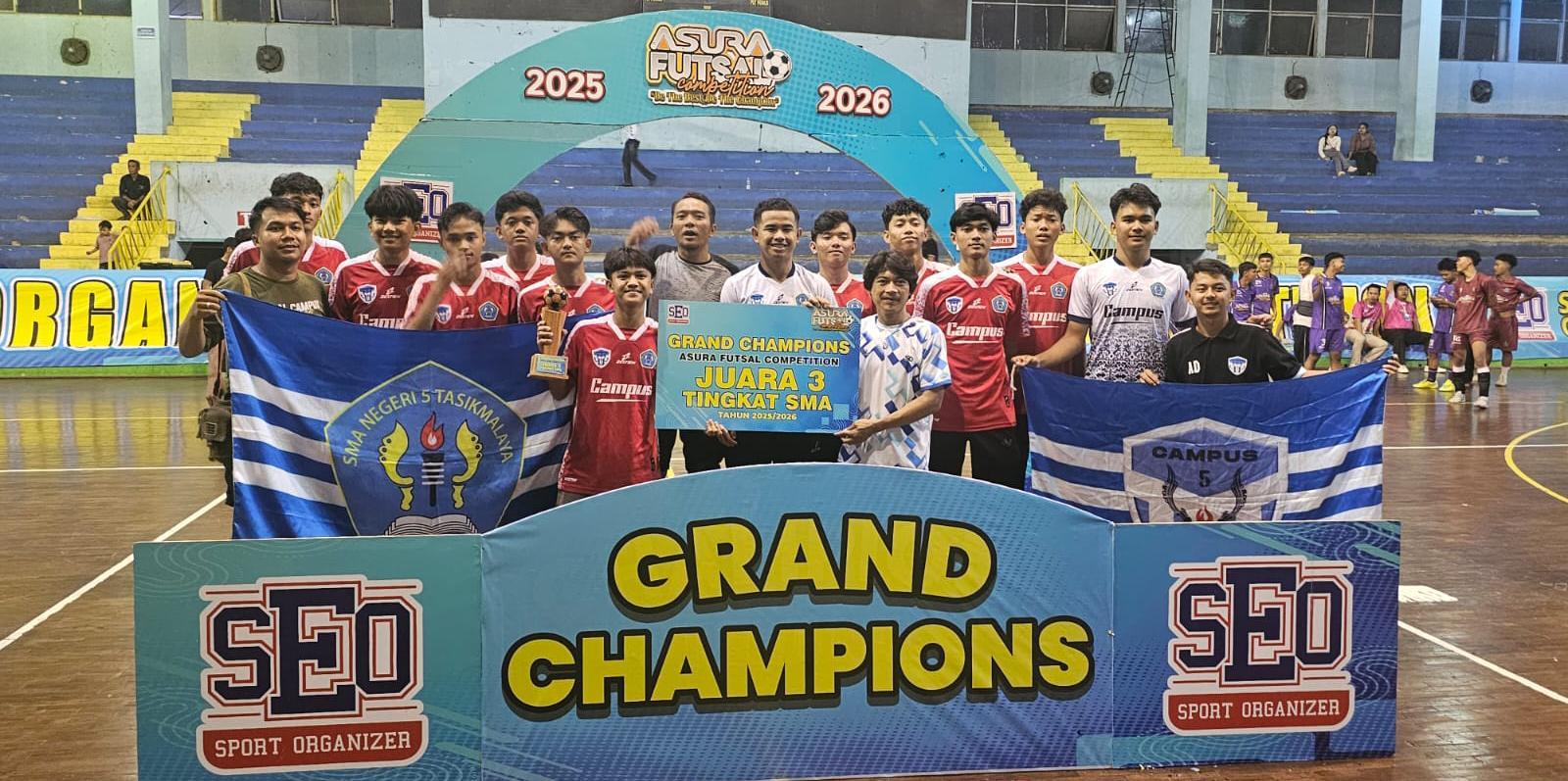 Tumbangkan SMAN 1 Jatitujuh, Tim Futsal SMAN 5 Tasikmalaya Raih Juara 3 Nasional di Cirebon