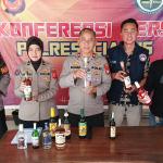 Polres Ciamis Gerebek Gudang Miras di Cikoneng, 2.610 Botol Disita dan 3 Tersangka Diamankan