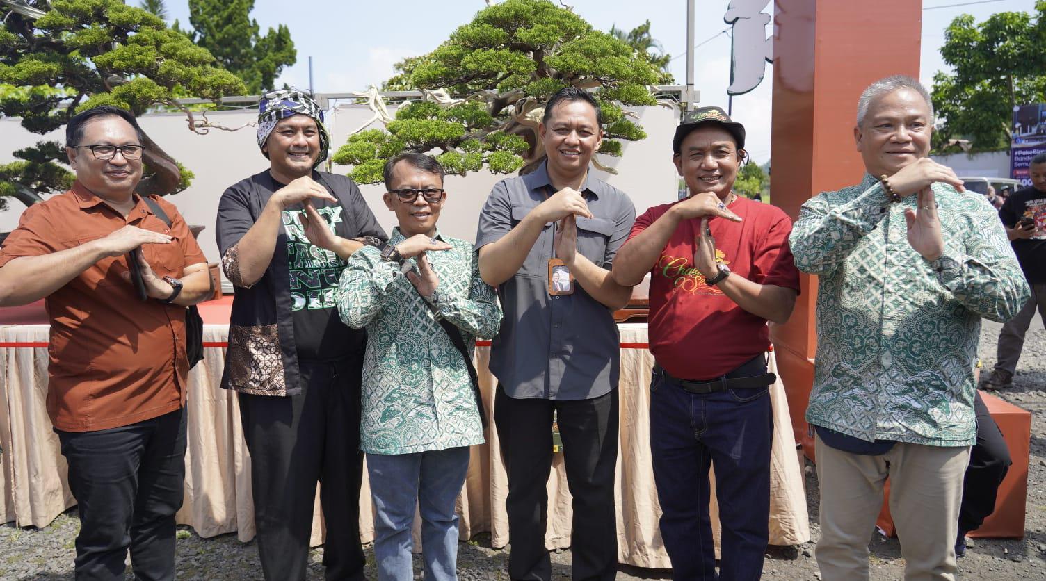 Buka Kontes Bonsai Nasional di Plaza Asia, Diky Candra Sebut Potensi Ekonomi Kreatif Tasikmalaya Kian Menjanjikan