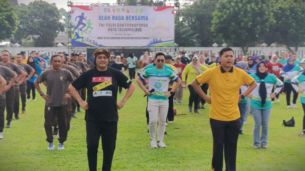 Senam Bersama TNI-Polri dan Forkopimda Tasikmalaya Meriahkan Peringatan Hari K3 Sedunia