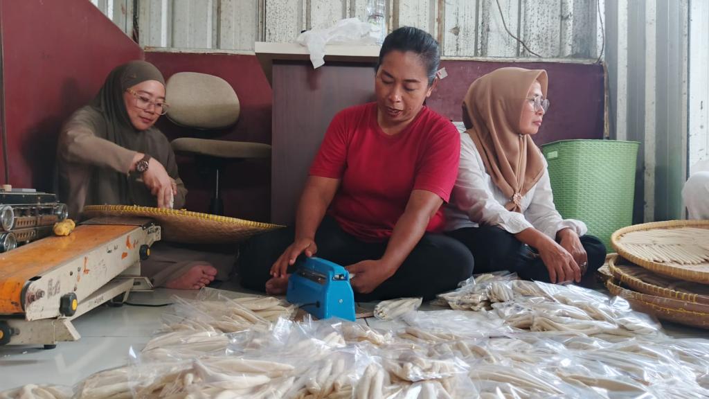 Inspirasi dari Cihaurbeuti: Sotong Queen Berdayakan Ibu Rumah Tangga, Raih Omzet Hingga Rp80 Juta Per Minggu