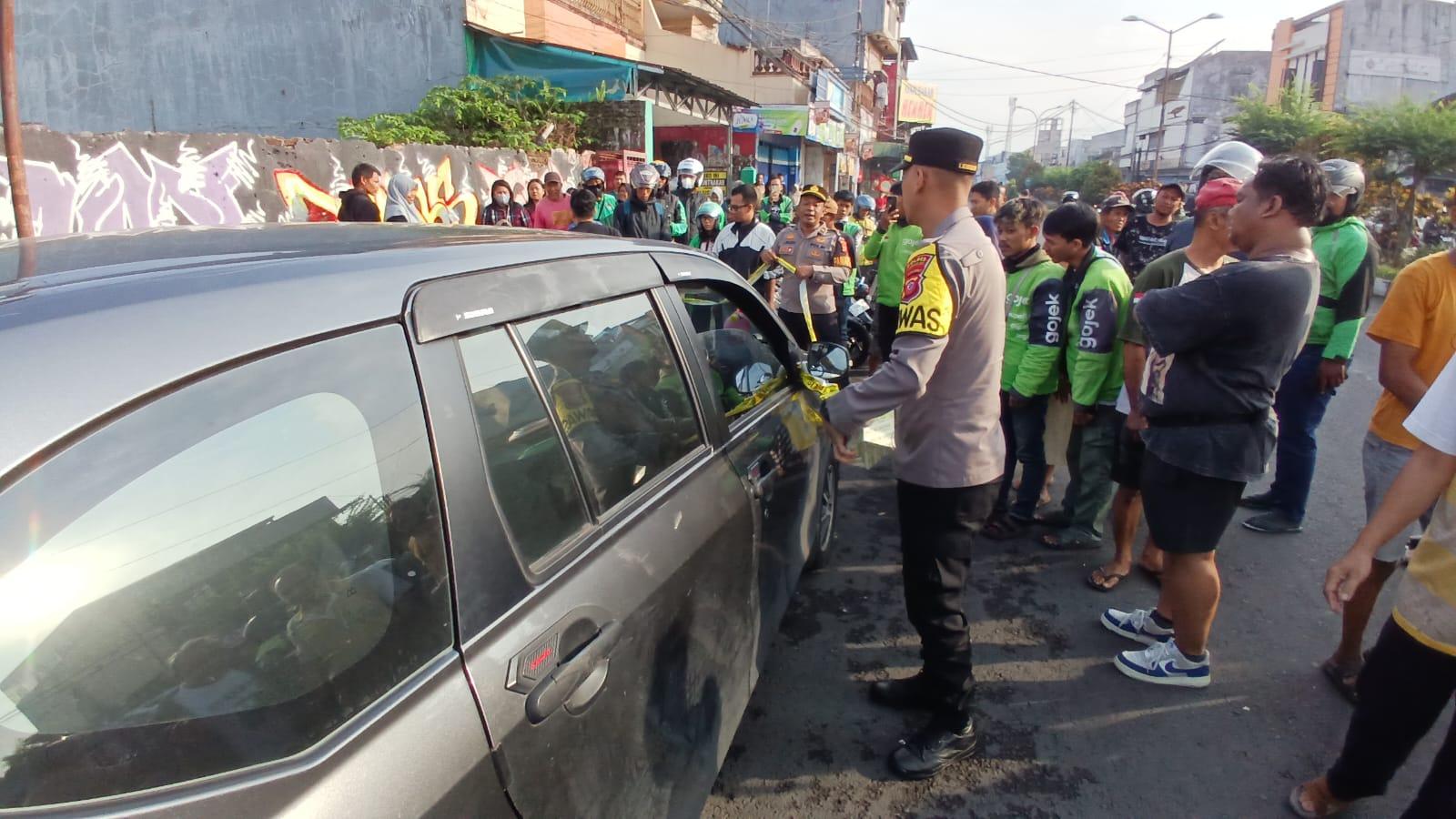 Pengemudi Ditemukan Meninggal di Dalam Mobil di Jalan HZ Mustofa Tasikmalaya
