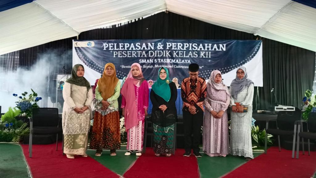 Digelar Sederhana namun Penuh Haru, SMAN 5 Kota Tasikmalaya Lepas 440 Siswa Kelas 12