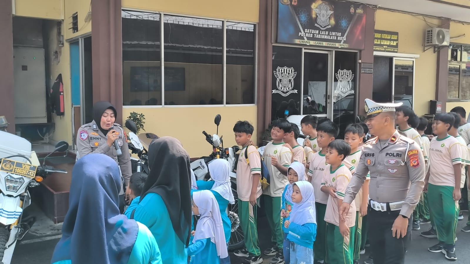 Rani Permayani Mohon Doa, Diky Candra Dilarikan ke RS Hermina Usai Lepas Jemaah Haji