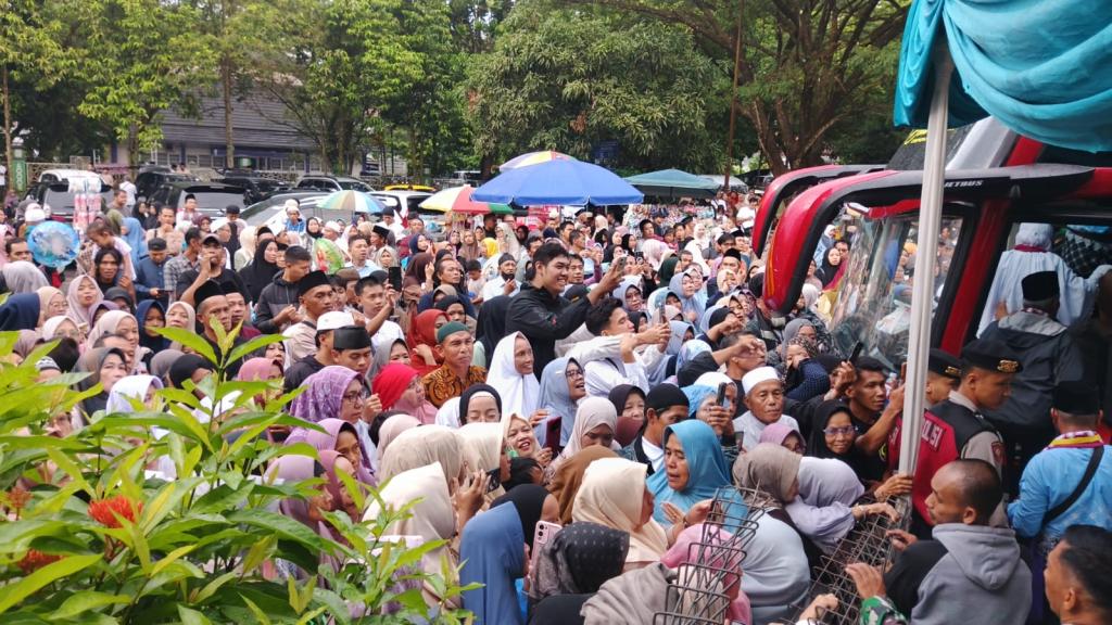 Tangis Haru Iringi Pelepasan Jemaah Haji Ciamis Kloter 31 KJT, Bupati Herdiat: Jaga Kesehatan dan Nama Baik Daerah