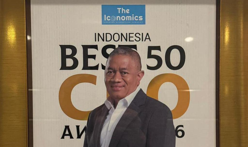 Presdir JNE Mohamad Feriadi Raih Penghargaan Indonesia Best 50 CEO Awards 2026
