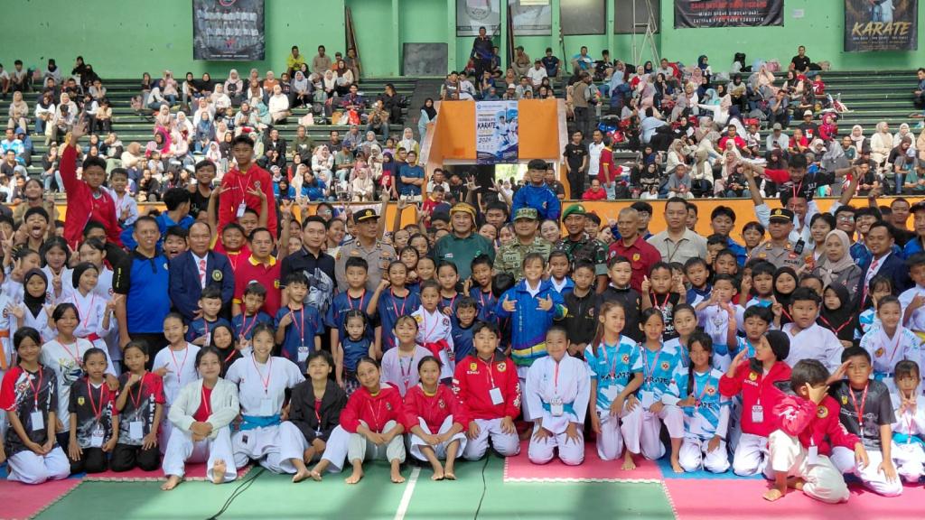 Baru Sembuh dari Sakit, Plh Wali Kota Tasikmalaya Diky Candra Buka Turnamen Karate di Dadaha