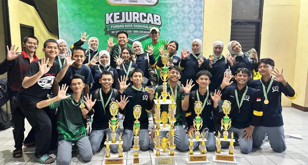 Borong Banyak Penghargaan, Paskibra SMAN 5 Tasikmalaya Sabet Juara Umum Kejurcab Forbasi