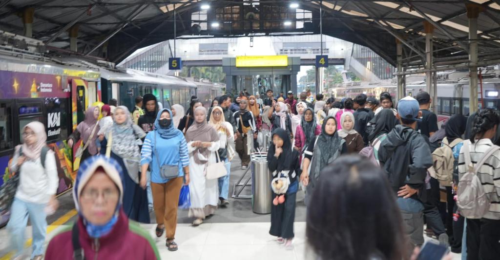 Okupansi Tembus 115 Persen, KAI Daop 2 Bandung Angkut 98 Ribu Penumpang Selama Libur Panjang