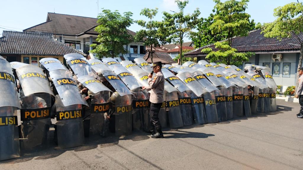 Asah Kemampuan Personel, Polres Ciamis Gelar Latihan Dalmas Rutin di Mapolres