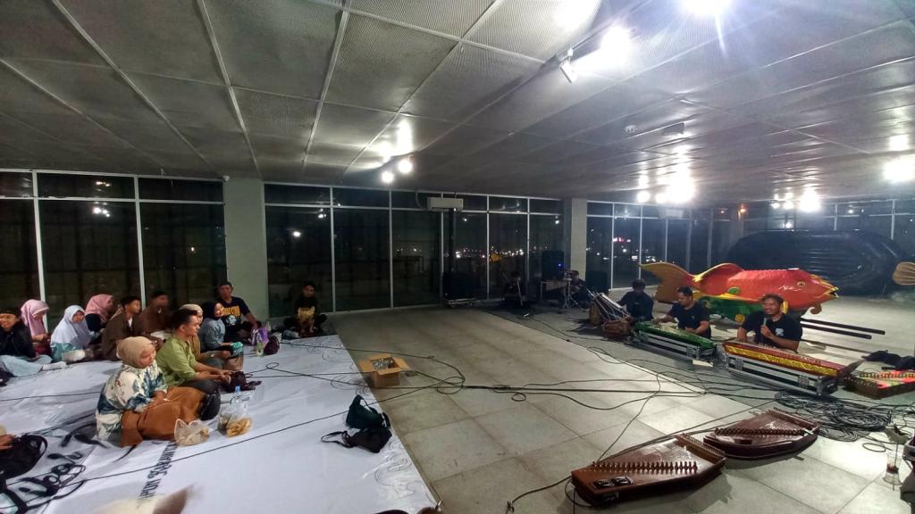 Mengenang Maestro Karawitan Mang Koko, Lintas Komunitas Seni Tasikmalaya Sukses Gelar PANGAUBAN Jilid 1