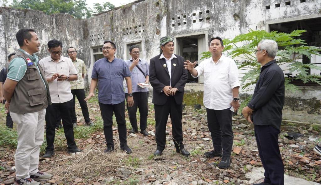Sambut Harkopnas 2026, Sesmenkop RI Pantau Tugu Koperasi Tasikmalaya dan Wacanakan Jadi Cagar Budaya