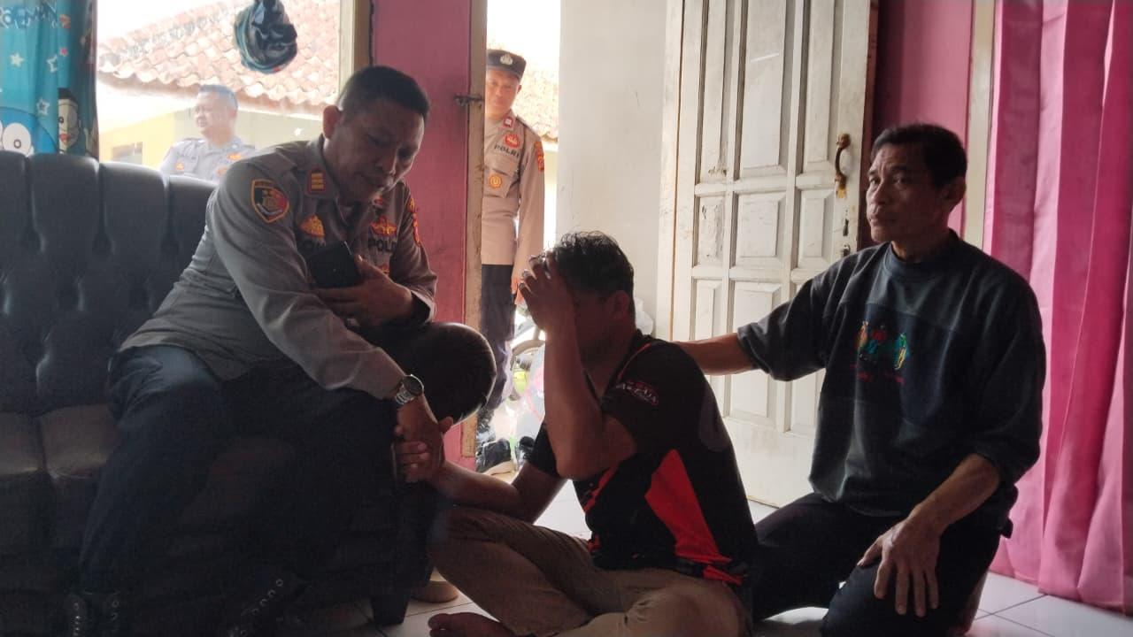 Terlilit Masalah Ekonomi dan Cekcok Rumah Tangga, Penjual Cilok Nekat Coba Lompat di Jembatan Cirahong