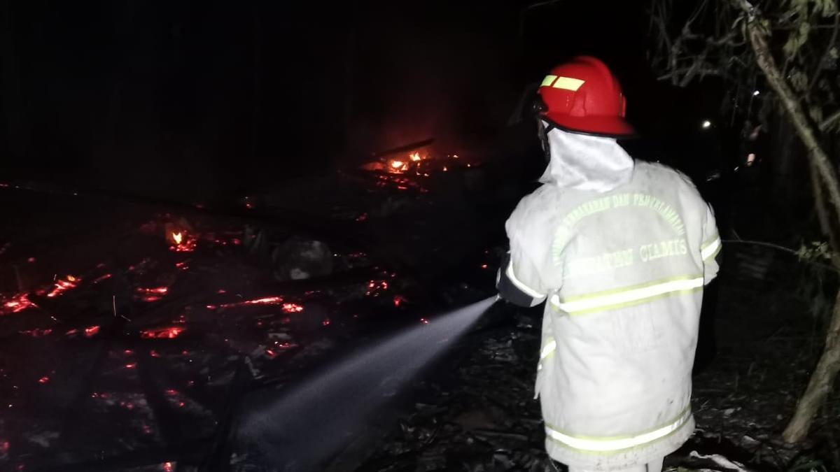 Kebakaran Kandang Ayam di Karanganyar Ciamis, Kerugian Ditaksir Capai Rp150 Juta